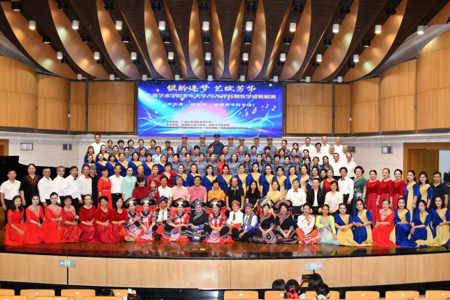 beat365官网老年大学顺利举办首期教学成果展演