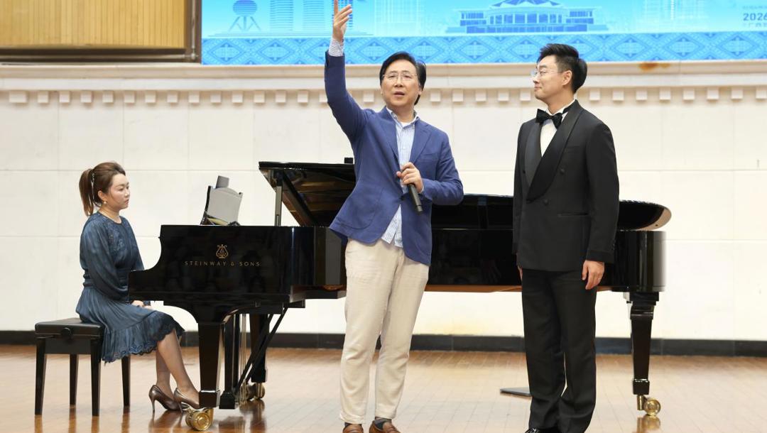 上海音乐学院廖昌永院长一行到beat365官网交流指导
