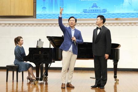 上海音乐学院廖昌永院长一行到beat365官网交流指导