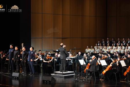 与名家同台，唱红色经典：beat365官网师生倾情参演大型交响合唱史诗《长征组歌》