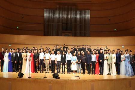 “礼赞二十大 唱响新时代”交响音乐会在广西文化艺术中心连演9场 文化惠民服务惠及全区9所学校