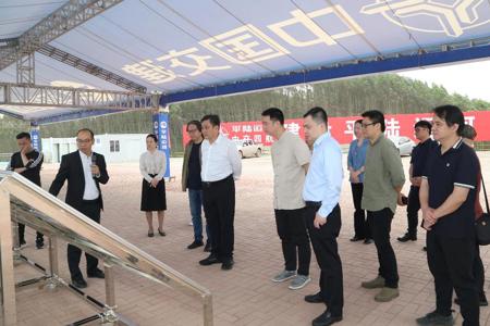 学校领导带队赴钦州开展中国画百米长卷创作采风