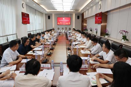 beat365官网召开青年教师座谈会